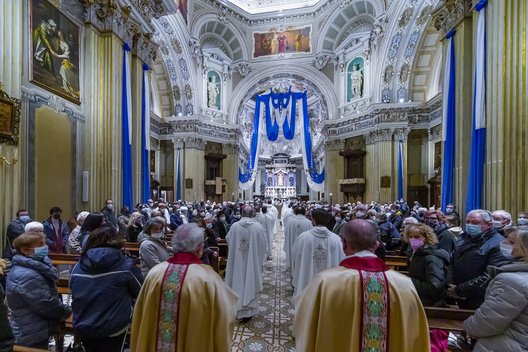 Mons. Delpini: “Né indifferenti né rassegnati davanti alla guerra e alle sfide di oggi”