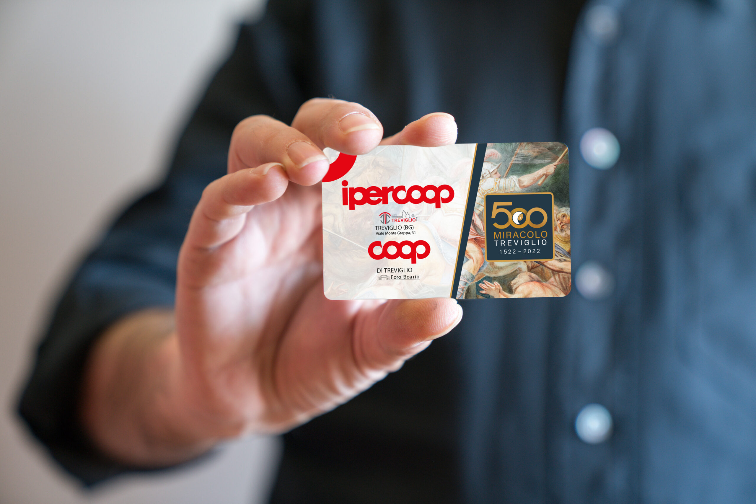 La card “500 Miracolo Treviglio”, realizzata in collaborazione con Coop Lombardia, è ora disponibile per tutta la comunità parrocchiale!